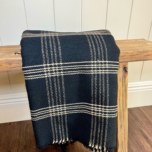 Blanket Black w/Cream Vertical Stripe elegant - Picture 3 of 4